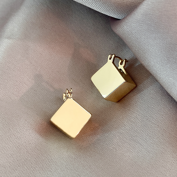 Gloria Cube Earrings | Gold-Tone