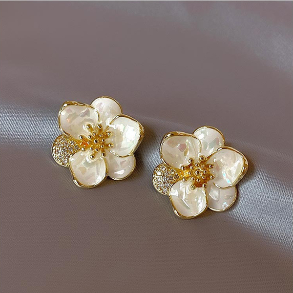 Una Petal Drop Earrings | Gold-Tone