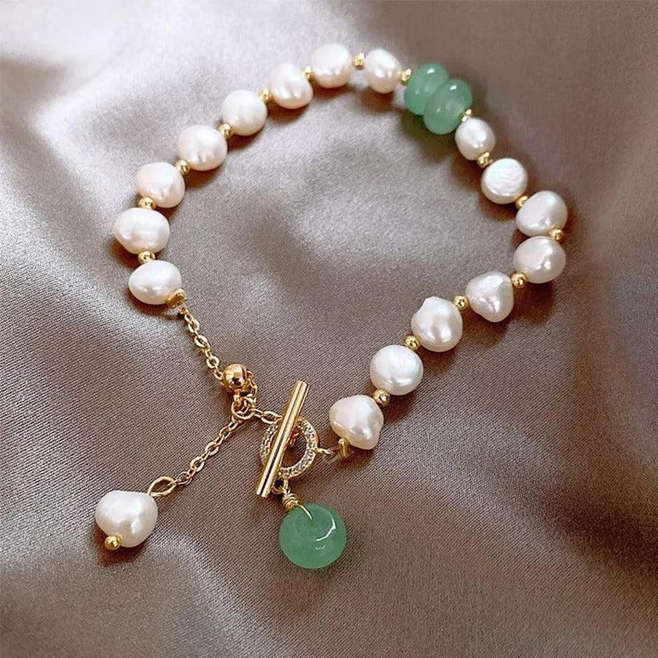 Lucinda Retro Gold-Tone Daisy and Green Accent Bracelet