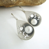 Sharon Retro Floral and Daisy Drop Earrings - image 1