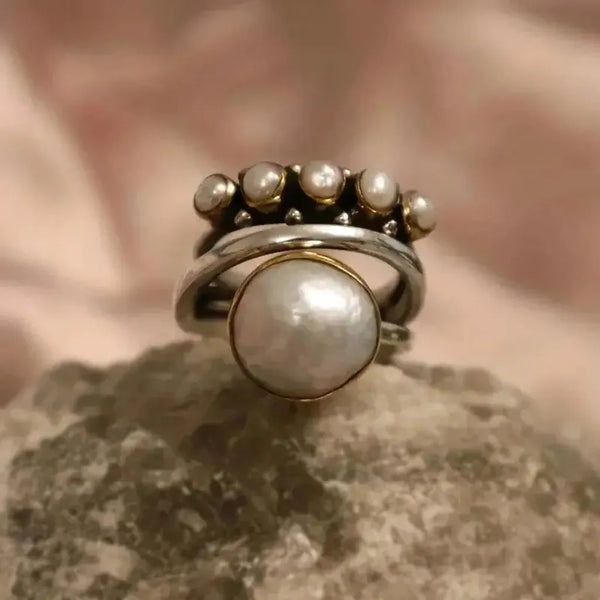 Anne Retro Crown Pearl-Look Ring | Silver-Tone