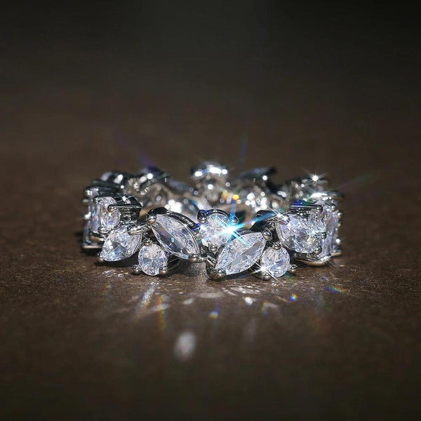 Gloria Retro Ring with Round and Marquise-Shaped Sparkle - image 1