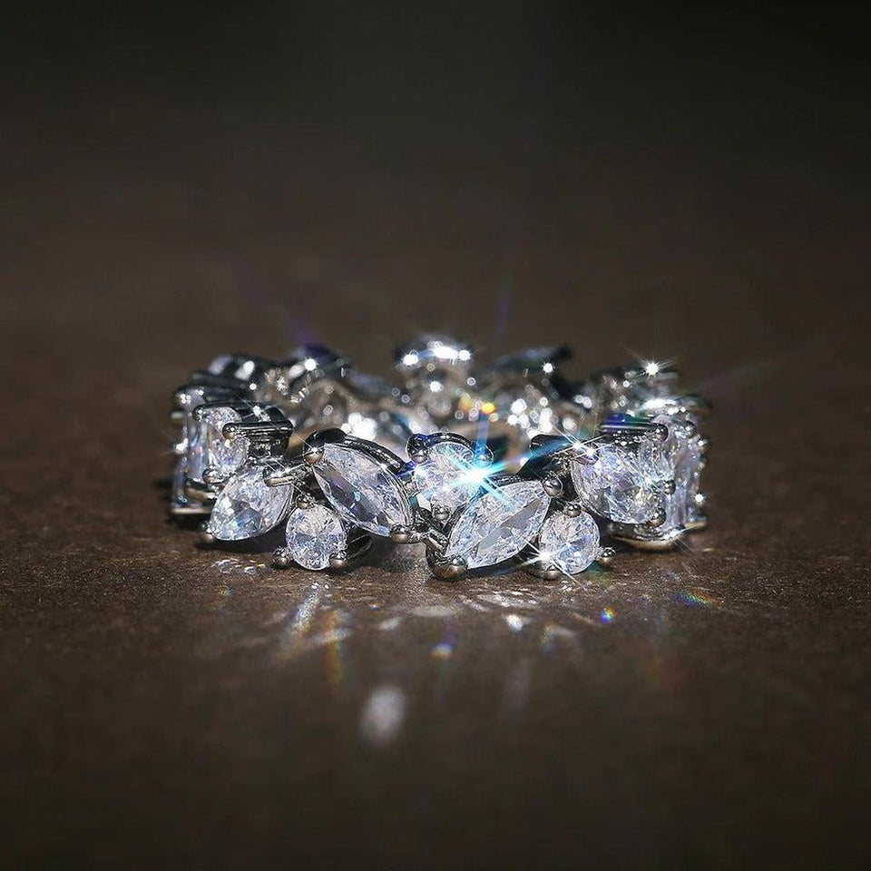 Gloria Retro Ring with Round and Marquise-Shaped Sparkle - image 1