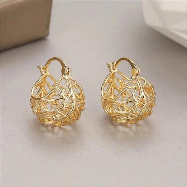 Eleanor Retro Openwork Teardrop Earrings | Gold-Tone