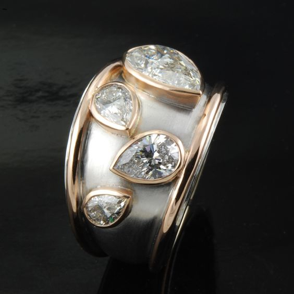 Heather Vintage-Style Sparkle Ring | Gold-Tone