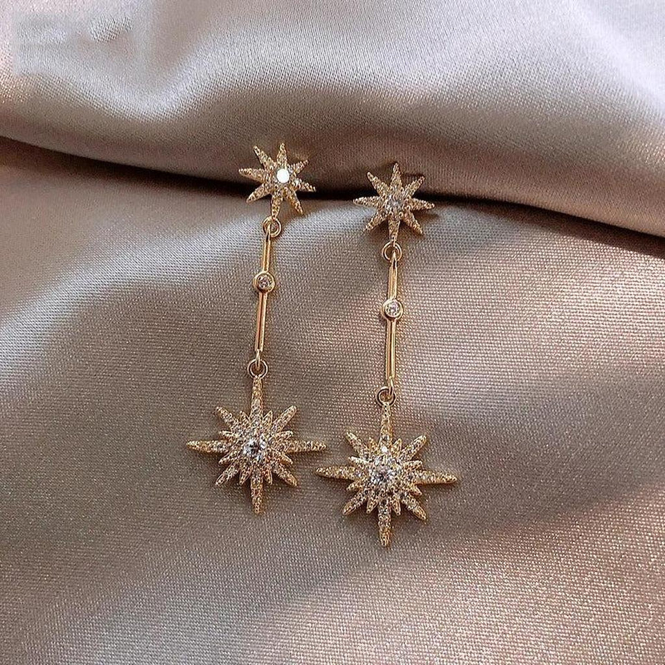 Vivienne Vintage-Style Sparkling Star Earrings | Gold-Tone