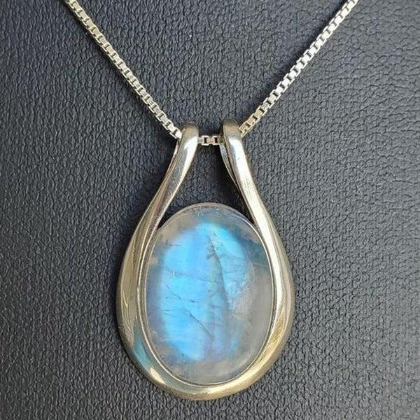 Sheila Vintage-Style White Opal-Effect Necklace - image 1