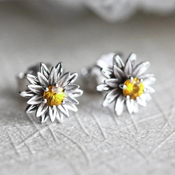 Kathleen Vintage-Style Flower Earrings | Silver-Tone