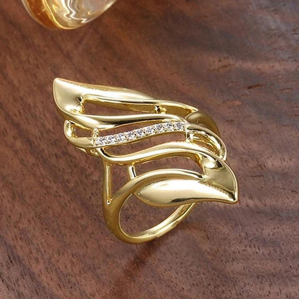 Moira Vintage-Style Twisted Leaf Ring | Gold-Tone