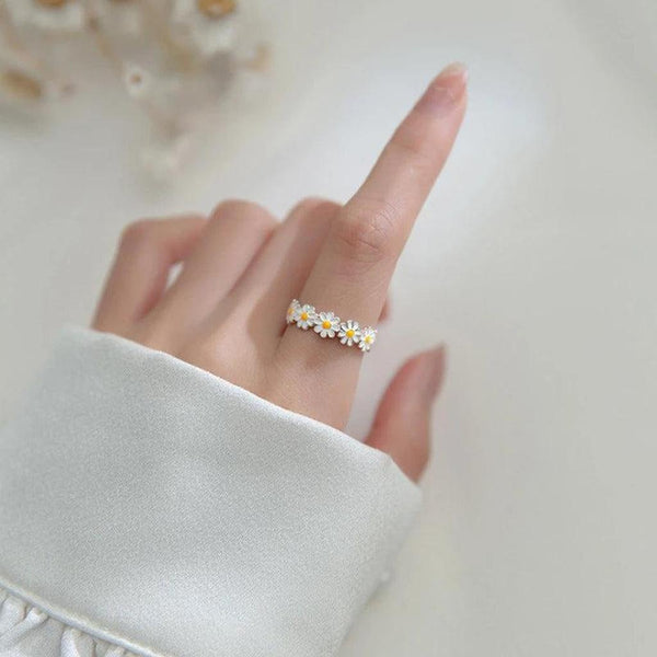 May Daisy Ring | Silver-Tone — image 3