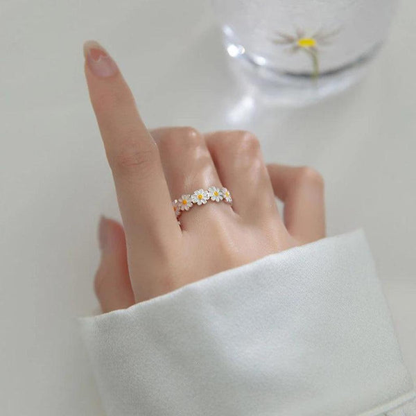 May Daisy Ring | Silver-Tone — image 4