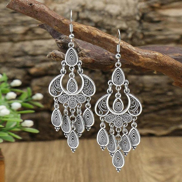 Lucy Antique-Style Pendant Earrings | Silver-Tone