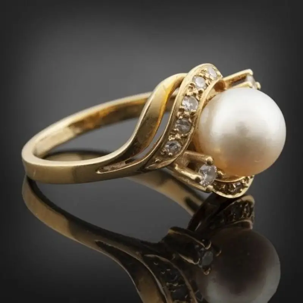 Ellen Daisy Ring | Gold-Tone