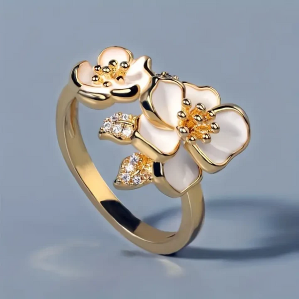 Louisa White Flower Ring | Gold-Tone