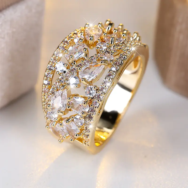 Louisa White Sparkle Ring | Gold-Tone