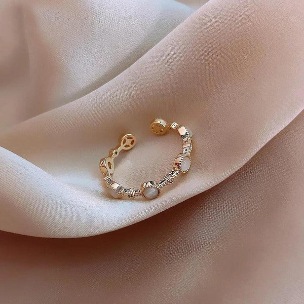 Natalia Classic Adjustable Round Sparkle Ring | Gold-Tone