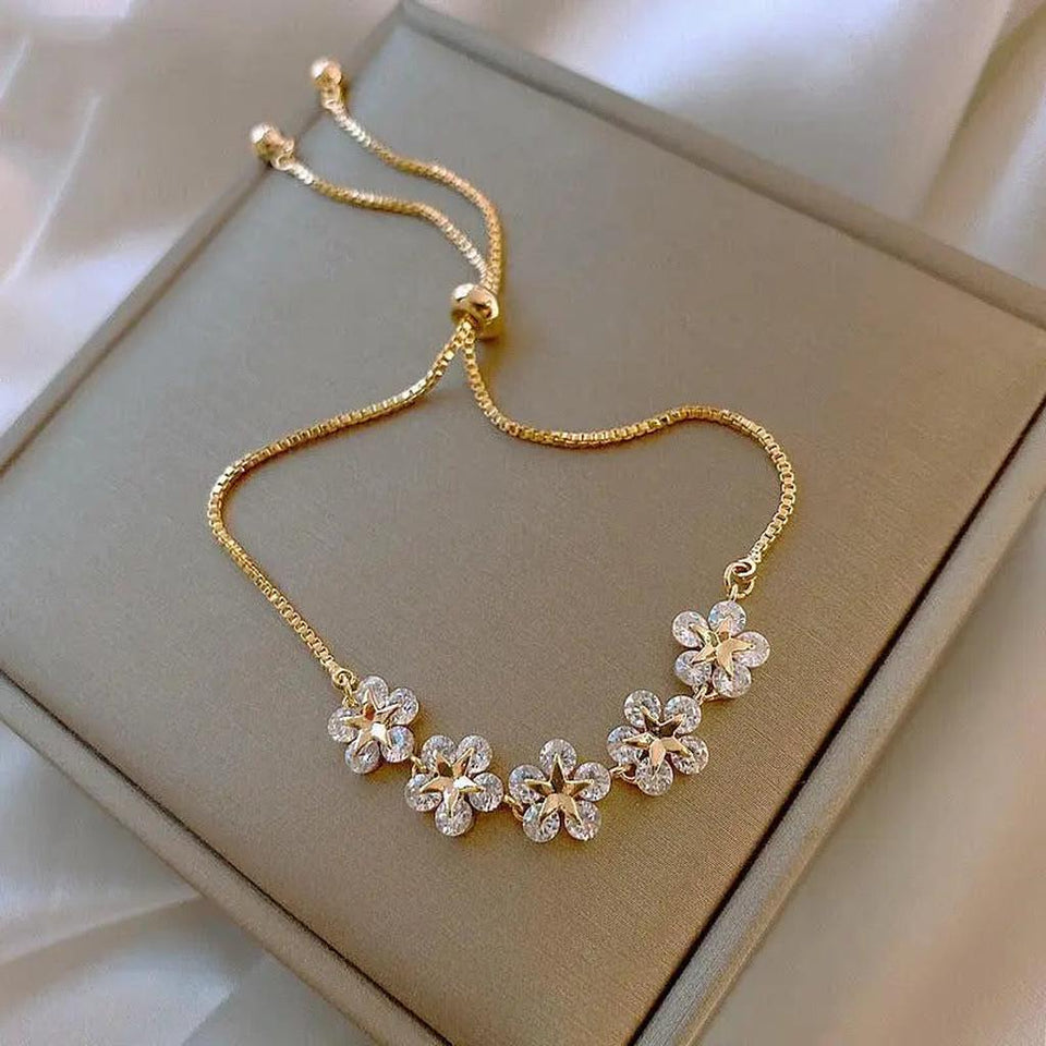 Clarissa Daisy Sparkle Bracelet | Gold-Tone