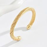 Leonard Twisted Bangle | Gold-Tone