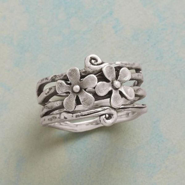 Zoe Retro Floral Ring | Silver-Tone