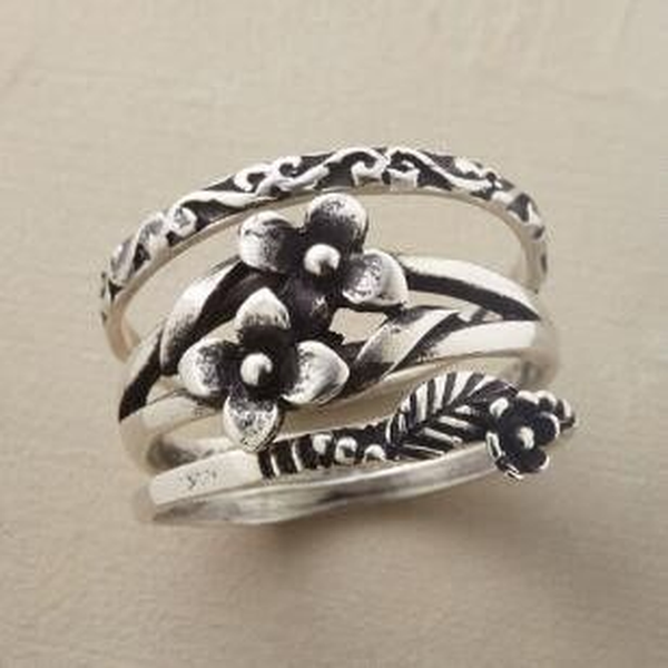 Jeanette Multi-Row Retro Floral Ring | Silver-Tone