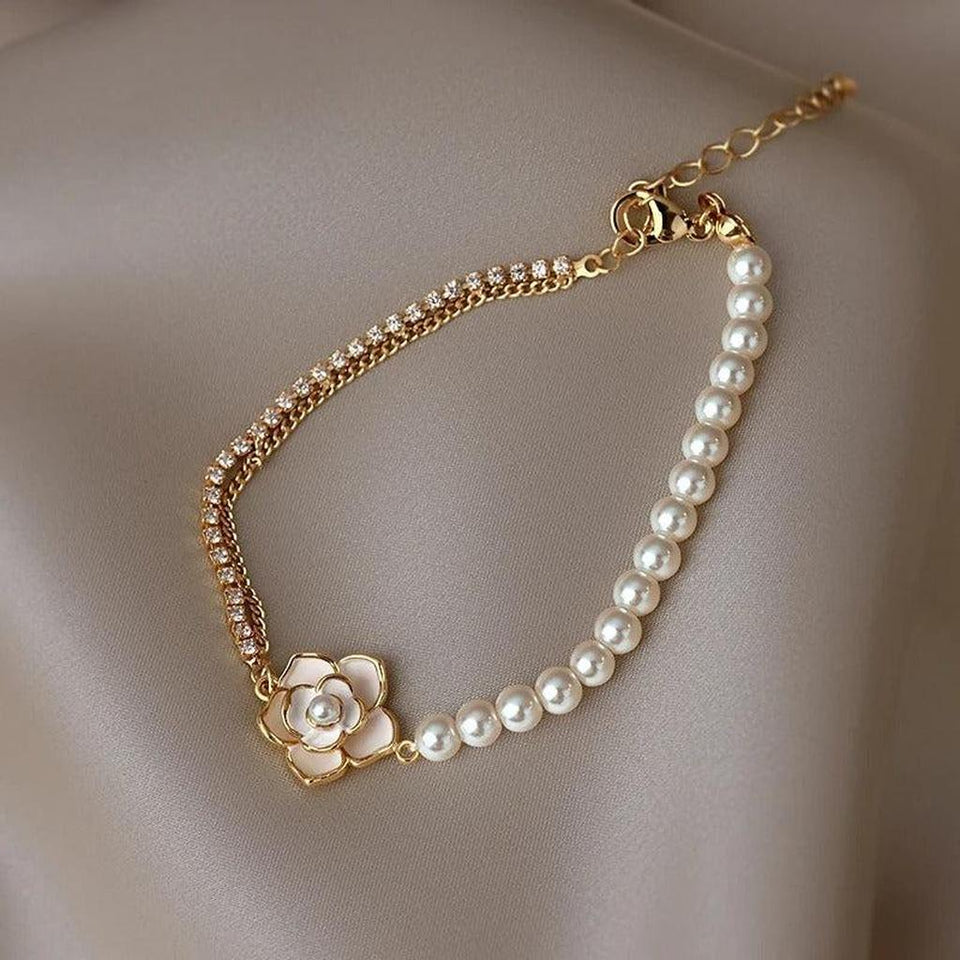 Madeline Victorian-Inspired Gold-Tone Daisy Bracelet