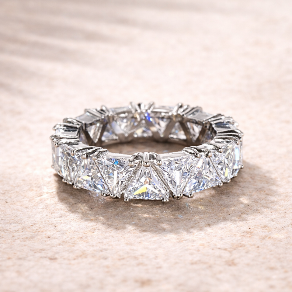 Philippa Vintage Triangle Accent Ring | Gold-Tone