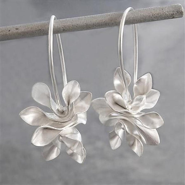 Dolores Vintage-Style Irregular Flower Earrings | Silver-Tone