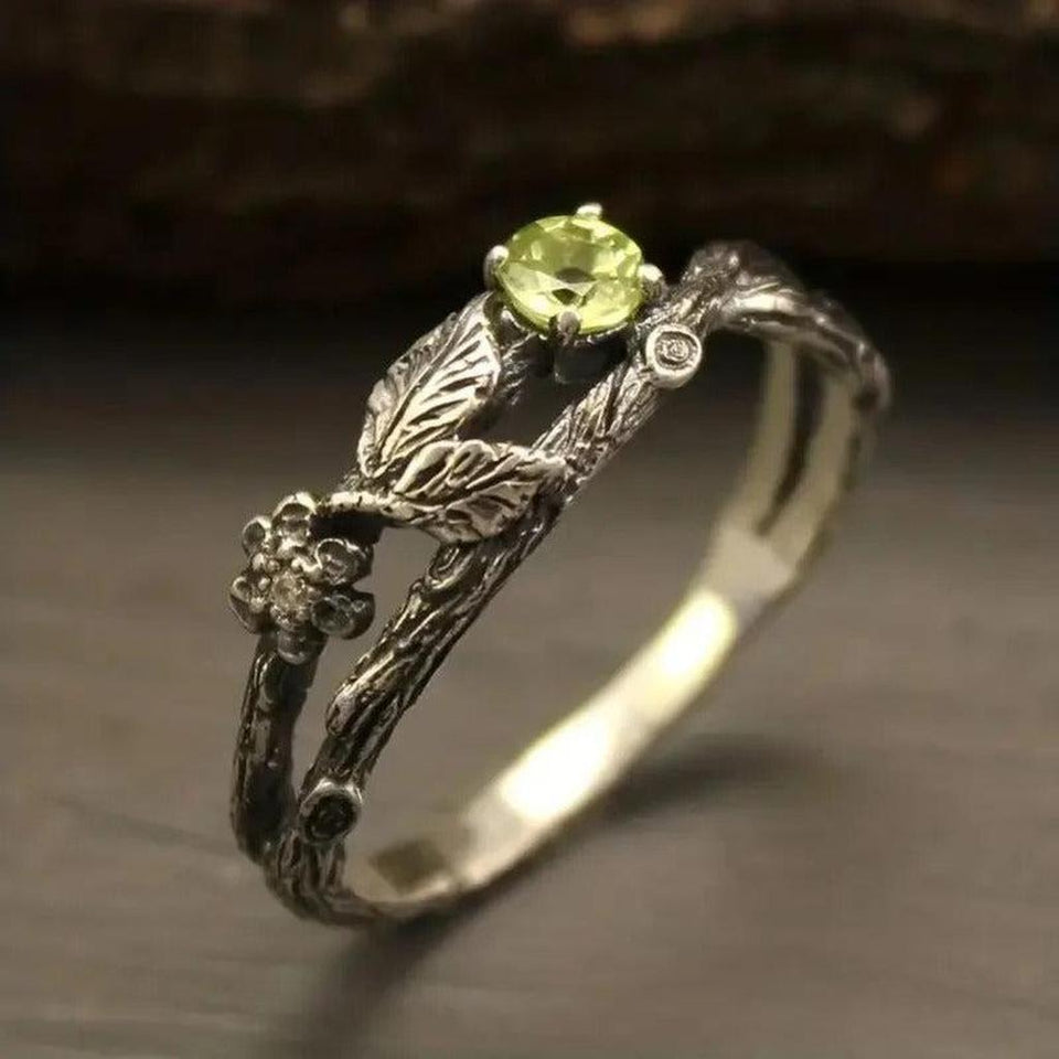 Melissa Vintage-Style Green Leaf-Shaped Stone Ring | Silver-Tone