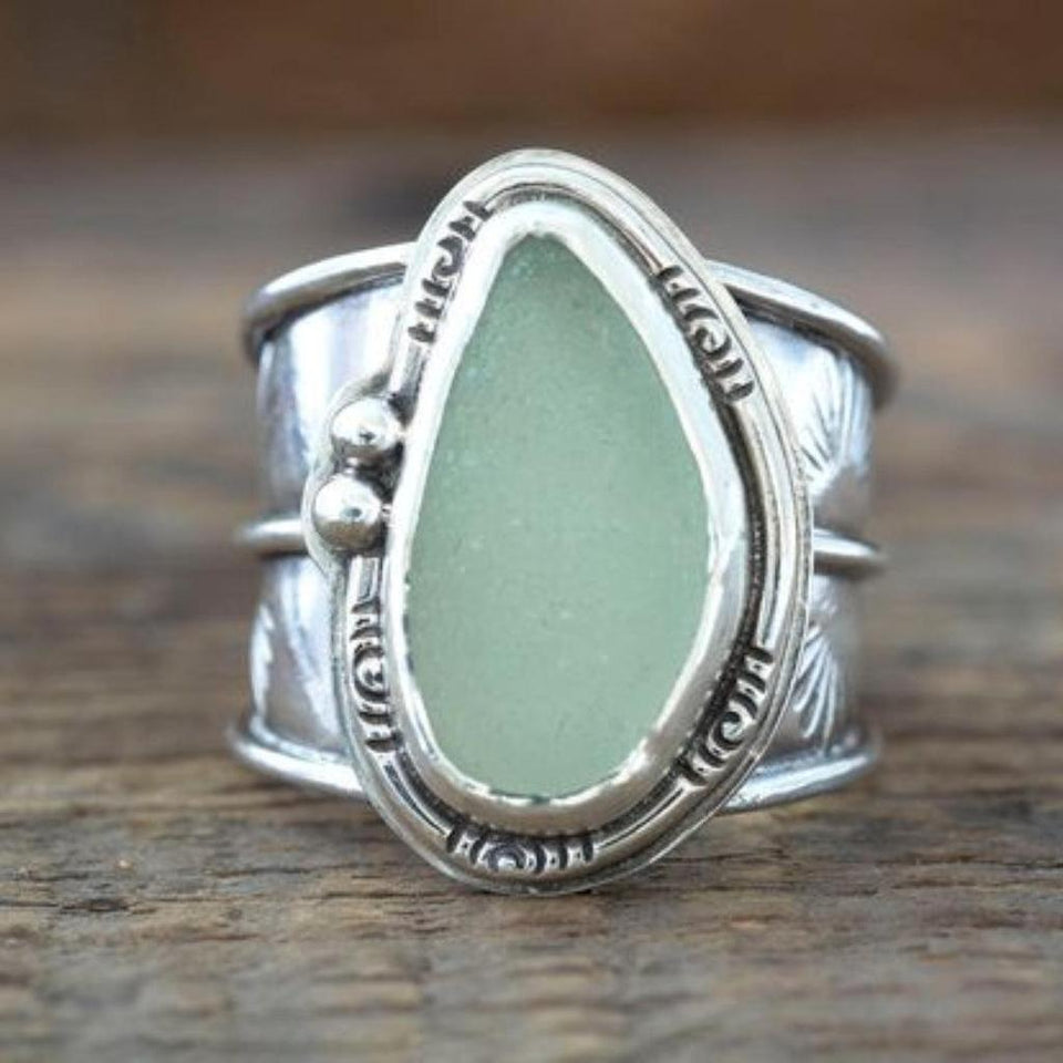 Gwyneth Vintage-Style Green Luminous Stone Ring - image 1