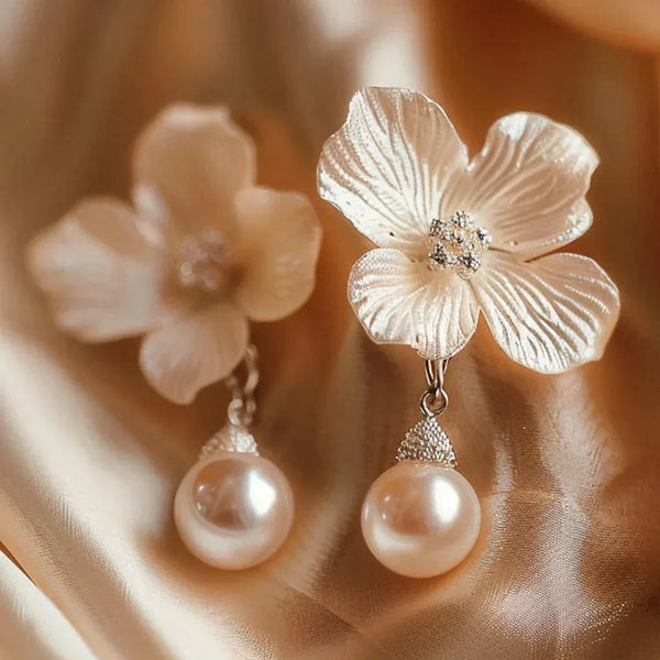Gwendolen White Daisy Flower Earrings - image 1