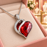 Audrey Roman Jewels boutique — macro